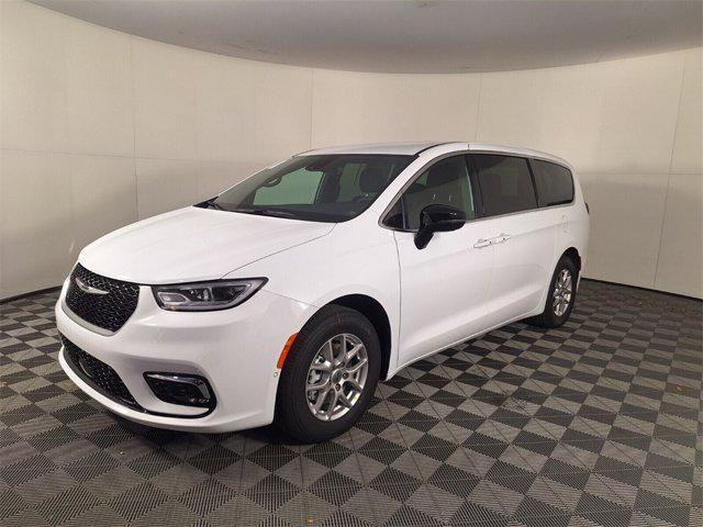 new 2025 Chrysler Pacifica car, priced at $38,917