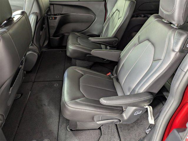 new 2025 Chrysler Pacifica car, priced at $39,367