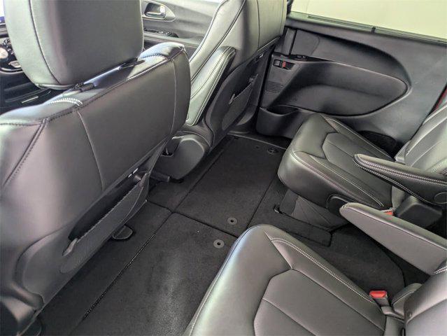 new 2025 Chrysler Pacifica car, priced at $39,367