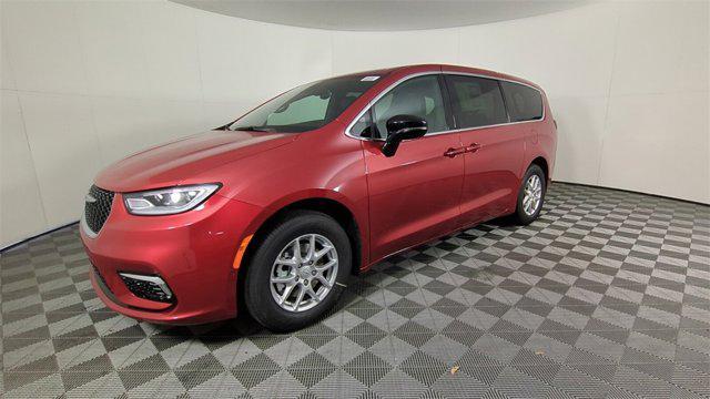 new 2025 Chrysler Pacifica car, priced at $39,367