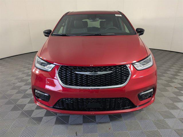 new 2025 Chrysler Pacifica car, priced at $39,367