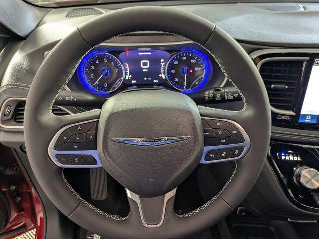new 2025 Chrysler Pacifica car, priced at $39,367