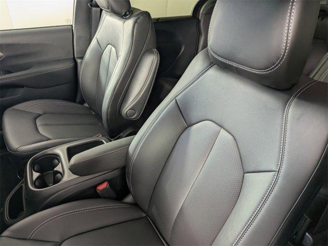 new 2025 Chrysler Pacifica car, priced at $39,367