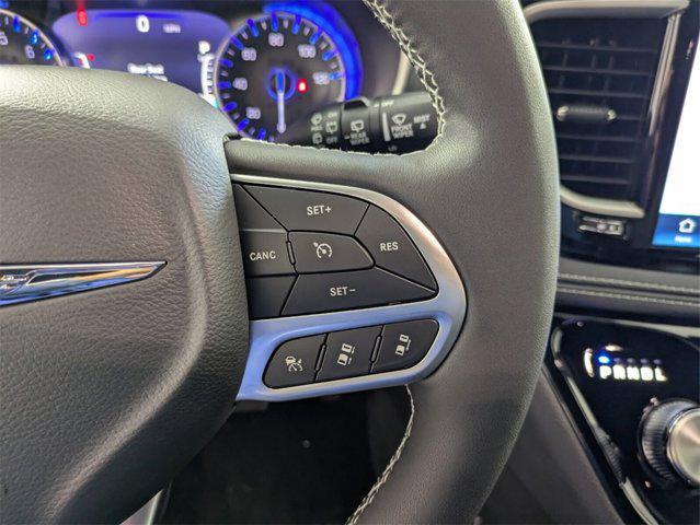 new 2025 Chrysler Pacifica car, priced at $39,367