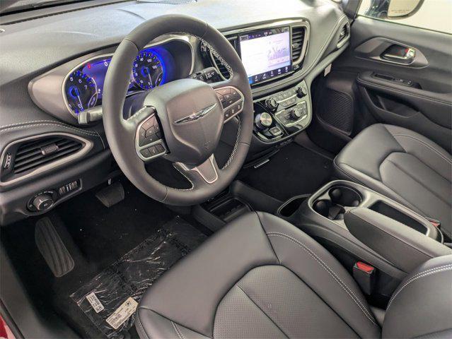 new 2025 Chrysler Pacifica car, priced at $39,367