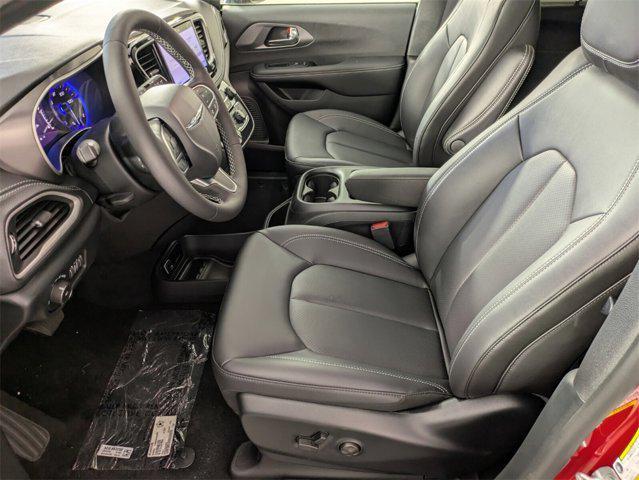 new 2025 Chrysler Pacifica car, priced at $39,367
