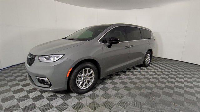 new 2025 Chrysler Pacifica car, priced at $40,909