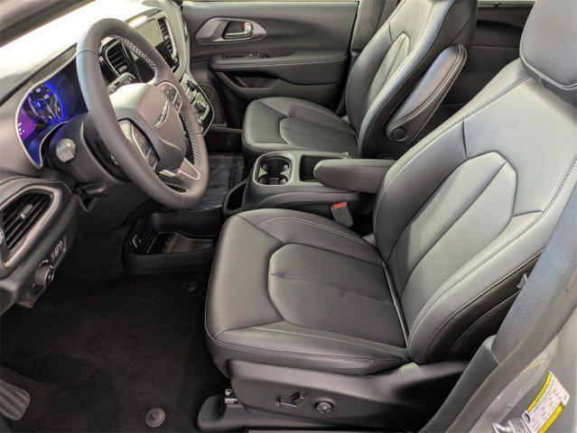 new 2025 Chrysler Pacifica car, priced at $40,909