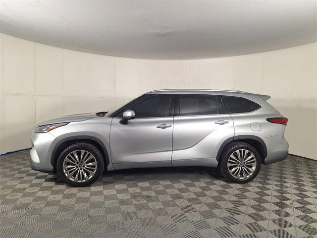 used 2022 Toyota Highlander car, priced at $36,547