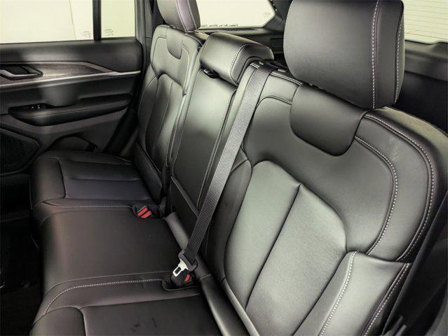 new 2025 Jeep Grand Cherokee car, priced at $40,467