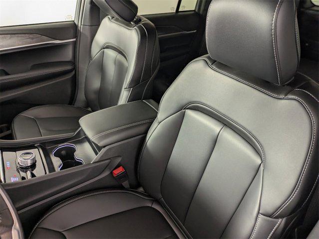 new 2025 Jeep Grand Cherokee car, priced at $40,467