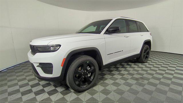 new 2025 Jeep Grand Cherokee car, priced at $38,580