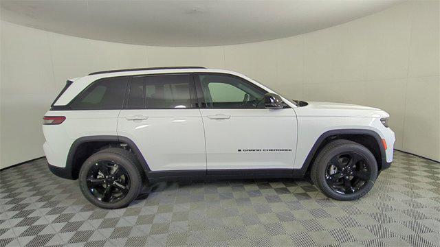 new 2025 Jeep Grand Cherokee car, priced at $38,580