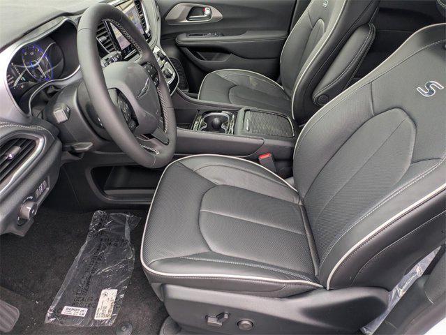 new 2025 Chrysler Pacifica car, priced at $48,768