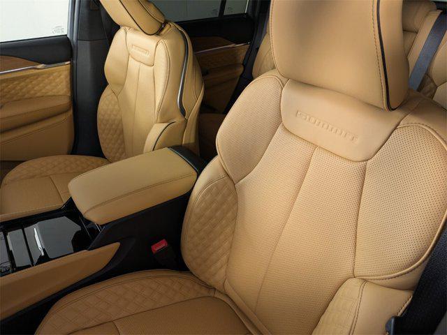 new 2025 Jeep Grand Cherokee car, priced at $59,301