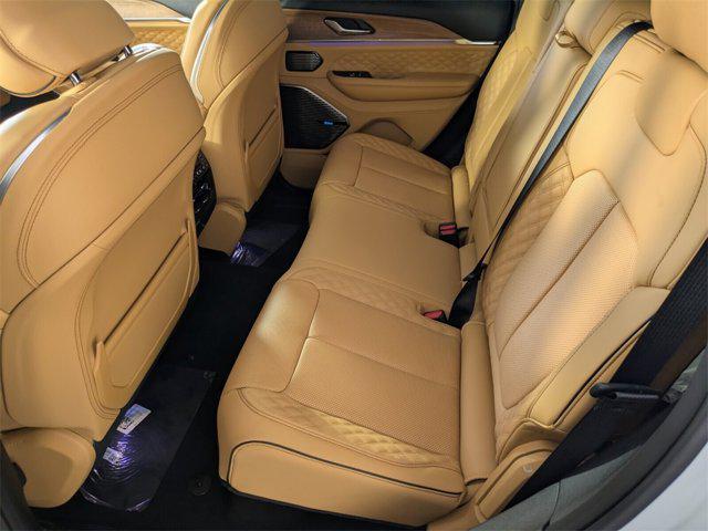 new 2025 Jeep Grand Cherokee car, priced at $59,301