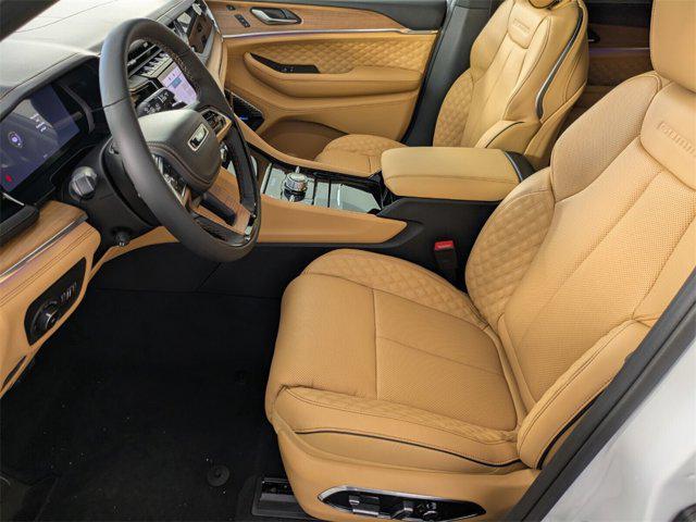 new 2025 Jeep Grand Cherokee car, priced at $59,301