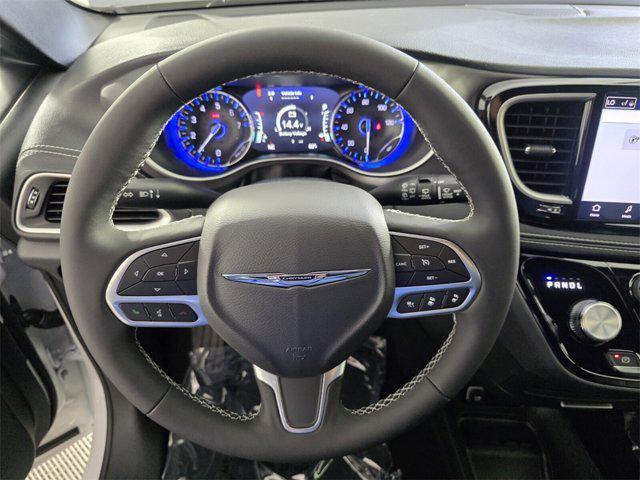 new 2025 Chrysler Pacifica car, priced at $38,917