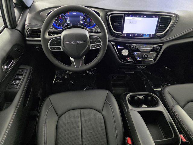 new 2025 Chrysler Pacifica car, priced at $38,917