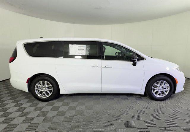 new 2025 Chrysler Pacifica car, priced at $38,917