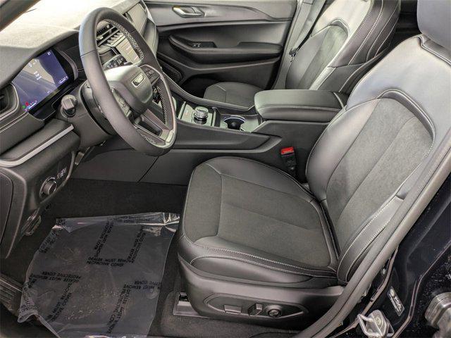 new 2025 Jeep Grand Cherokee car, priced at $44,975