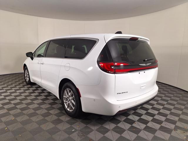 new 2024 Chrysler Pacifica car, priced at $44,096