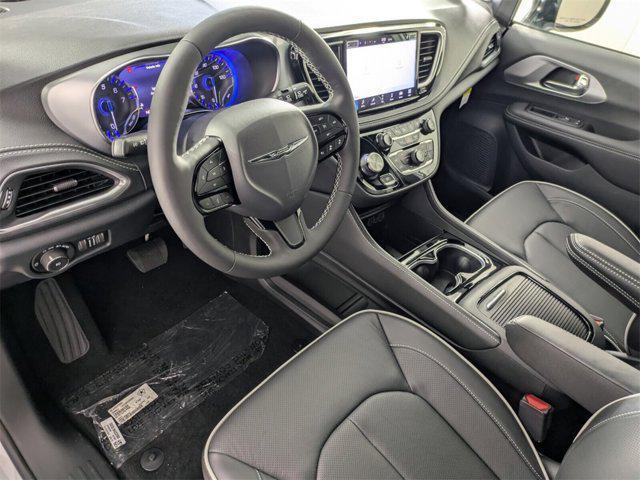 new 2025 Chrysler Pacifica car, priced at $44,655