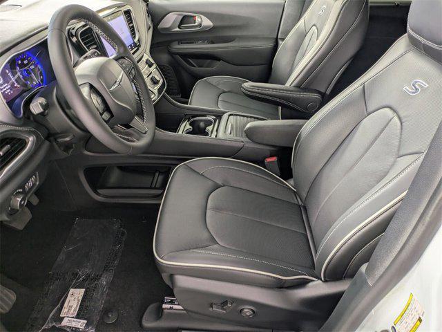 new 2025 Chrysler Pacifica car, priced at $44,655