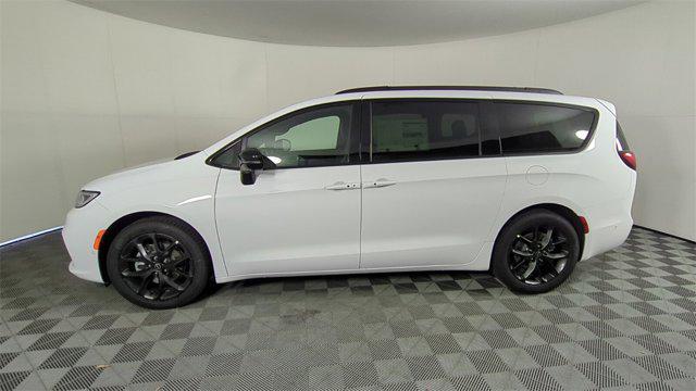 new 2025 Chrysler Pacifica car, priced at $44,655