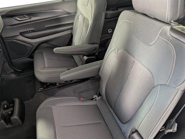new 2025 Jeep Grand Cherokee L car, priced at $33,677