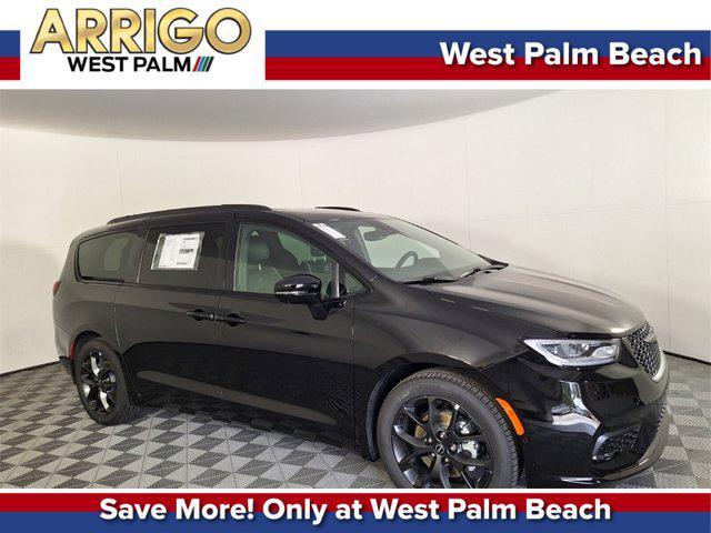 new 2025 Chrysler Pacifica car, priced at $44,655