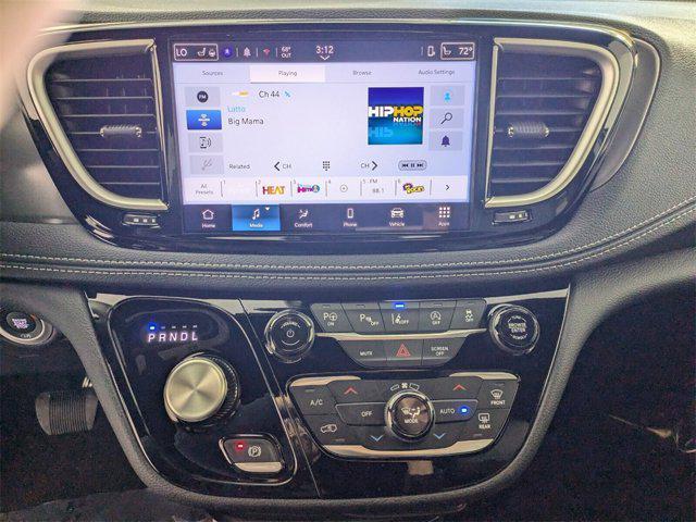 new 2025 Chrysler Pacifica car, priced at $38,917