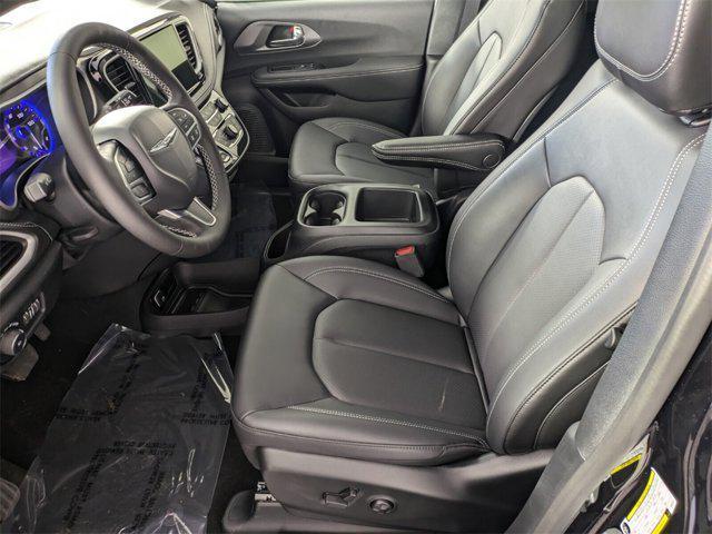 new 2025 Chrysler Pacifica car, priced at $38,917