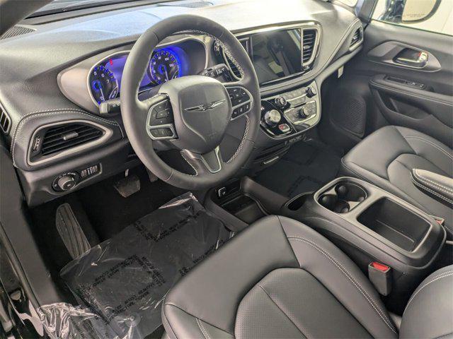 new 2025 Chrysler Pacifica car, priced at $38,917