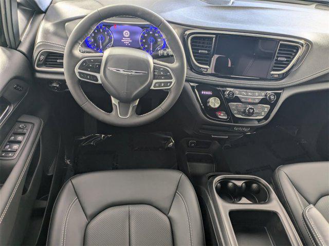 new 2025 Chrysler Pacifica car, priced at $38,917