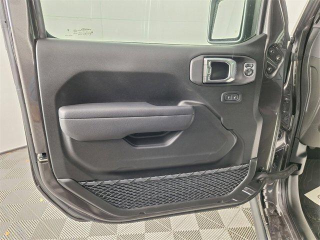 new 2025 Jeep Gladiator car, priced at $48,018