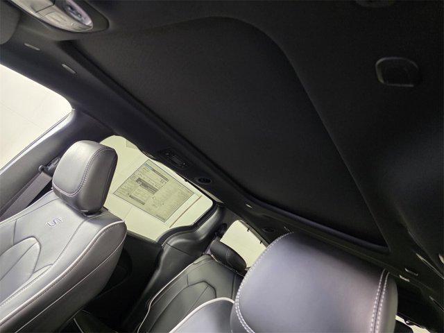 new 2025 Chrysler Pacifica car, priced at $45,105