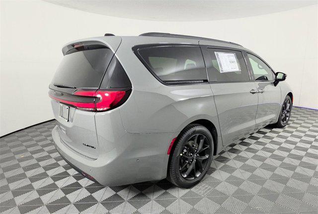 new 2025 Chrysler Pacifica car, priced at $45,105