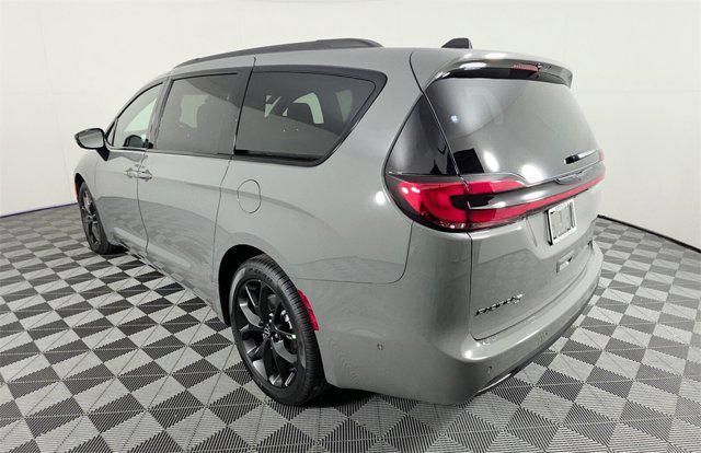 new 2025 Chrysler Pacifica car, priced at $45,105