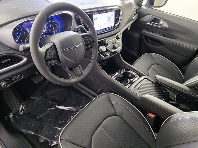 new 2025 Chrysler Pacifica car, priced at $45,105