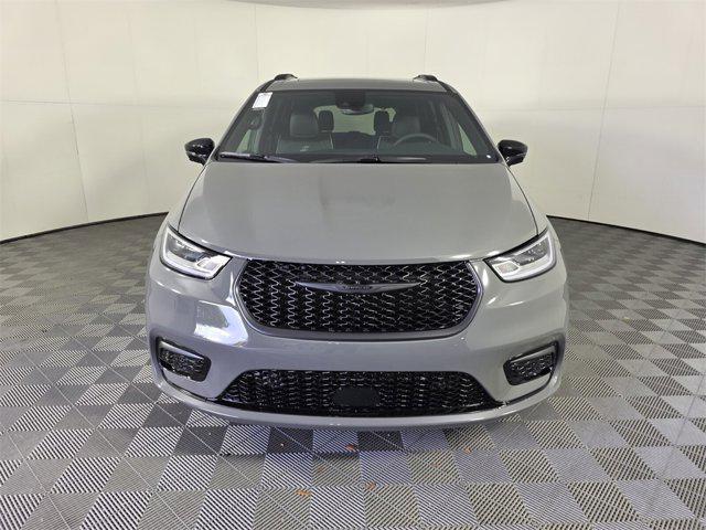 new 2025 Chrysler Pacifica car, priced at $45,105