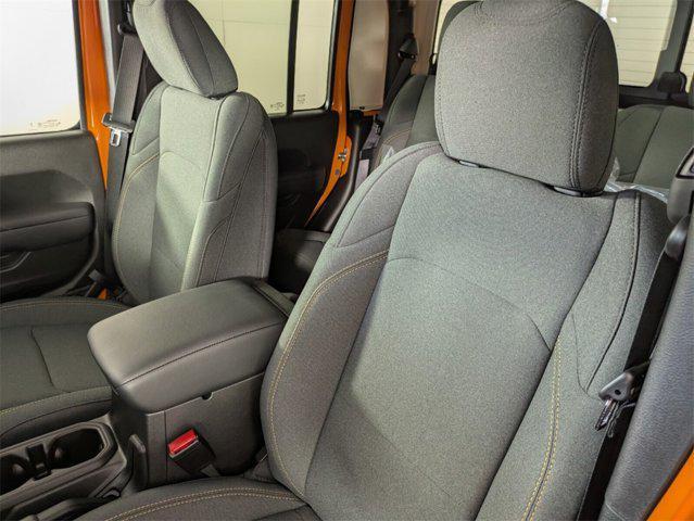 new 2025 Jeep Gladiator car, priced at $40,697
