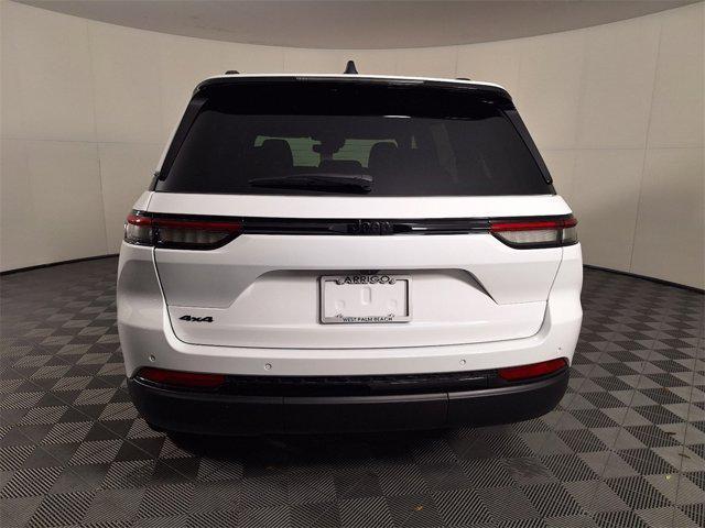 new 2025 Jeep Grand Cherokee car, priced at $38,976