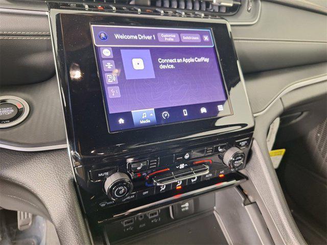 new 2025 Jeep Grand Cherokee car, priced at $38,976