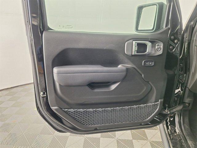 new 2025 Jeep Gladiator car, priced at $48,018