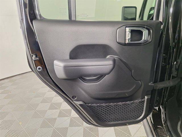 new 2025 Jeep Gladiator car, priced at $48,018