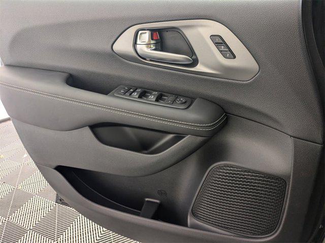 new 2025 Chrysler Pacifica car, priced at $38,917