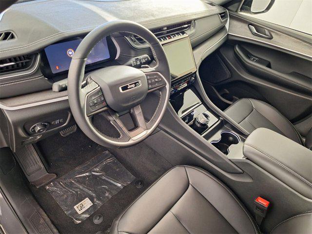 new 2025 Jeep Grand Cherokee car, priced at $38,075