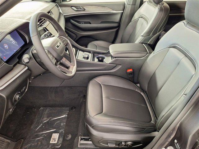 new 2025 Jeep Grand Cherokee car, priced at $38,075