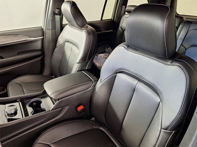 new 2025 Jeep Grand Cherokee car, priced at $38,075